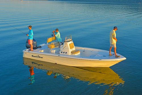 Bay boat fuoribordo - 227  - Nautic Star Boats - con console centrale / open / da pesca sportiva