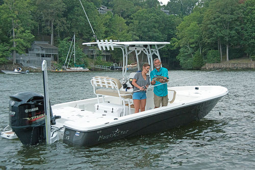 Bay boat fuoribordo - 244 XTS - Nautic Star Boats - con console centrale / open / da pesca