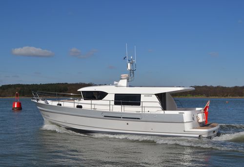 Cabinato entrobordo - HARDY 40DS - Hardy Marine - diesel / con scafo semiplanante / con cockpit chiuso