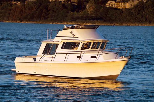 Cabin-cruiser entrobordo - VOYAGER 3000 - Sea Sport, Inc - con fly / con 4 cuccette