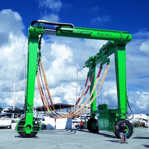Travel lift controllato a distanza - MBH 145 telescopic - CIMOLAI TECHNOLOGY SPA - regolabile in larghezza