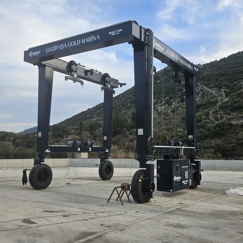 Travel lift controllato a distanza - MBH 115 - CIMOLAI TECHNOLOGY SPA - a forma di U / per barca