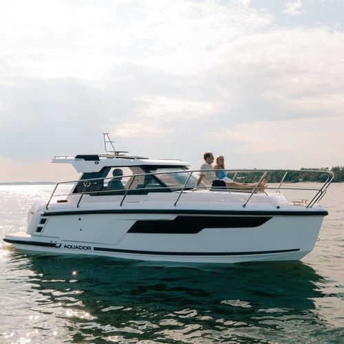Cabin-cruiser fuoribordo - 250 HT - Aquador - hard-top / max. 7 persone / con 1 cabina
