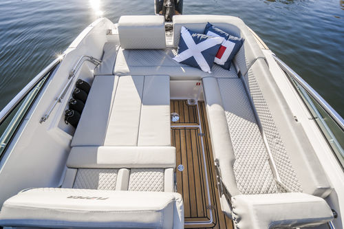 Cabin-cruiser fuoribordo - 700 DC - Flipper - open / con dual console / max. 7 persone