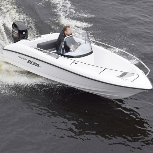 Barca open fuoribordo - 485 R - Bella Boats Oy - con console laterale / da sci nautico / sportiva