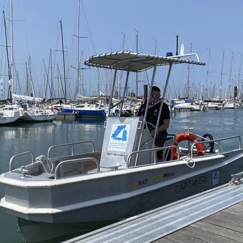 patrol boat - BORD A BORD