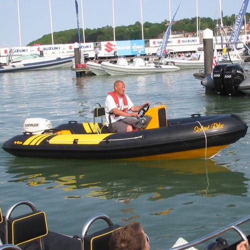 Gommone fuoribordo - RIB 460 - Solent Ribs - semirigido / con console jockey / max. 4 persone