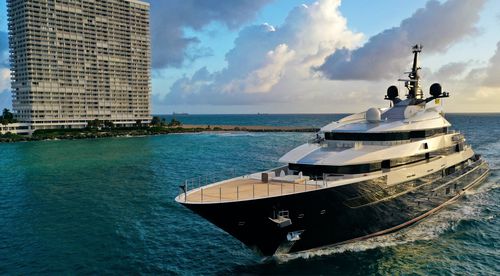 Mega-yacht da crociera - MAN OF STEEL - Oceanco - raised pilothouse / in acciaio