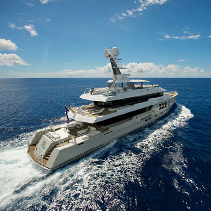 Super-yacht di lusso per spedizione - Big Fish - McMullen & Wing - con cabina di pilotaggio / con scafo dislocante / in acciaio