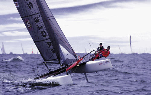Catamarano sportivo per regata costiera - EAGLE 20 - Eagle Catamarans - per due persone / con trapezio doppio / spinnaker asimmetrico