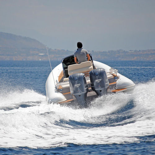 Gommone fuoribordo - M-GT - Cantieri Magazzù - entrofuoribordo / diesel / bimotore