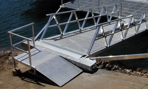 Passerella per pontile - Marina Dock Systems - in alluminio / con corrimano