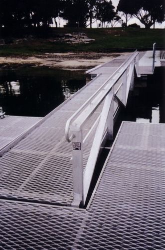 Passerella per pontile - Marina Dock Systems - in acciaio inossidabile / con corrimano