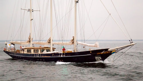 Sailing-superyacht di lusso tradizionale - MALCOLM MILLER - CONRAD S.A. - con poppa aperta / sloop / goletta