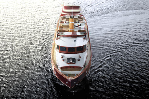 Motor-yacht tradizionale - CLASSIC 80 - CONRAD S.A. - con cabina di pilotaggio / dislocante / in acciaio