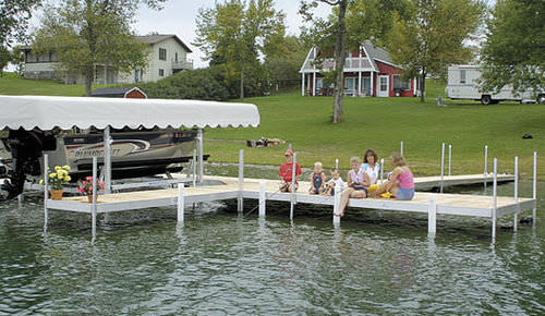 Pontile di ormeggio - Classic - Hewitt Boats Lifts and Docks - per marina / in alluminio / su pilastri
