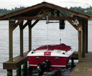 Ascensore per barche - 2-Point Pick Up  - Lunmar Boat Lifts - galleggiante / con copertura