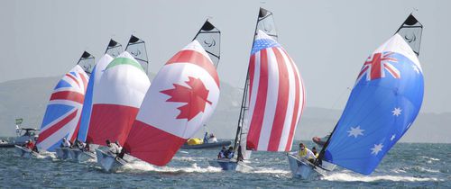 Barca a vela con chiglia da regata - SKUD 18 - Access Dinghies - a doppio timone / con bompresso / per persone a mobilità ridotta