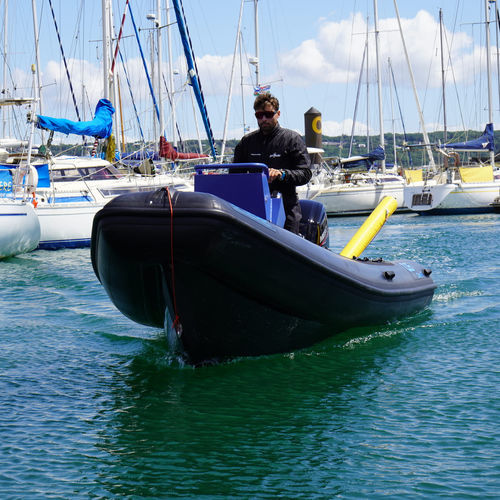 Gommone fuoribordo - IQ6  - 3D MARINE - semirigido / con console centrale / open