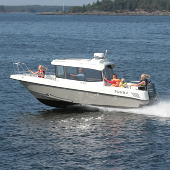 Cabin-cruiser fuoribordo - 6.9X - TG Boat - con cockpit chiuso / da pesca sportiva / max. 8 persone