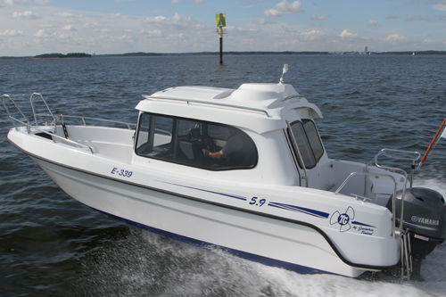 Day cruiser fuoribordo - 5.9X - TG Boat - con cockpit chiuso / da pesca sportiva / max. 5 persone