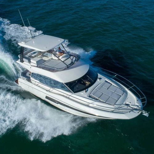 Cabinato entrobordo - 460 - Prestige Yachts - bimotore / con fly / da crociera