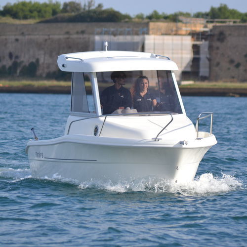 Barca da pesca e diporto fuoribordo - MARLIN 18  - Mingolla Cantiere Nautico srl - con cabina di pilotaggio / max. 6 persone