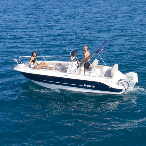 Barca open fuoribordo - BRAVA 19 - Mingolla Cantiere Nautico srl - con console centrale / max. 6 persone / max. 7 persone