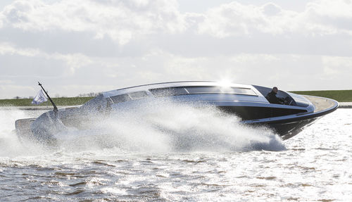 Cabinato entrobordo - CUSTOM LIMOUSINE 11.6m - Yachtwerft Meyer - bimotore / open / max. 12 persone