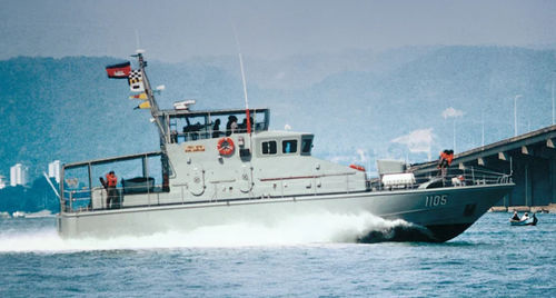 Barca professionale patrol boat - VARNAS - Fassmer - entrobordo / in alluminio