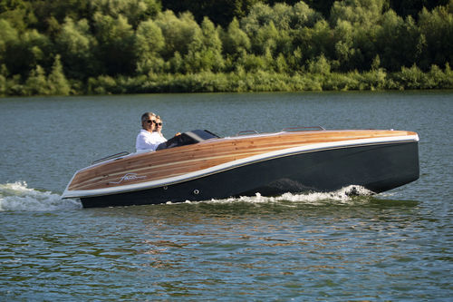 Day cruiser entrobordo - Faro 5 - NOVA LUXE YACHTS - elettrico