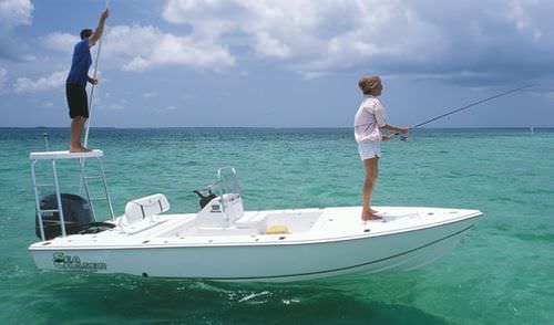Flat boat fuoribordo - 180FS - Sea Chaser - con console centrale / da pesca sportiva