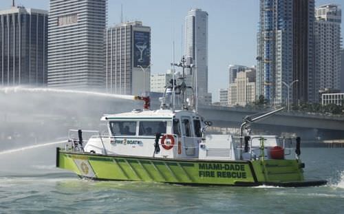 Barca professionale motobarcapompa - FireStorm 36 - Metalcraft Marine Inc - entrobordo a idrogetto / in alluminio
