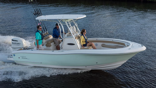 Bay boat fuoribordo - Sportfish 222 - PIONEER BOATS - con console centrale / open / da pesca sportiva