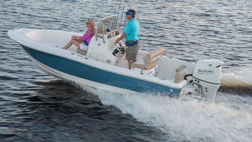 Barca open fuoribordo - Sportfish 180 - PIONEER BOATS - con console centrale / da pesca sportiva / max. 6 persone