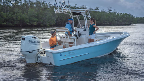 Barca open fuoribordo - Bay Sport220 - PIONEER BOATS - con console laterale / da pesca sportiva / max. 8 persone