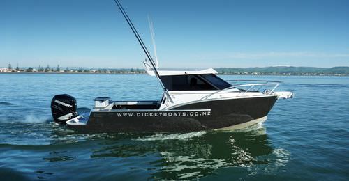 Cabin-cruiser fuoribordo - CUSTOM 750 - Dickey Boats Limited - hard-top / da pesca sportiva