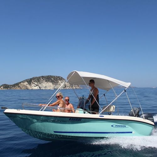 Barca open fuoribordo - R 500 - Biskinis Bros S.A. - con console centrale / sportiva / max. 6 persone