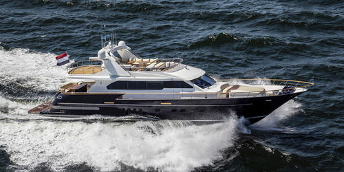 Motor-yacht da crociera - JOY - Van der Valk Shipyard - tradizionale / con fly / IPS