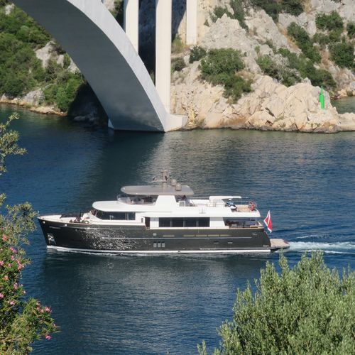Motor-yacht da crociera - SEAWOLF - Van der Valk Shipyard - explorer / con fly / con cabina di pilotaggio