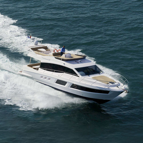 Cabinato entrobordo - 48 - Majesty Yachts - con fly / da crociera / con 3 cabine