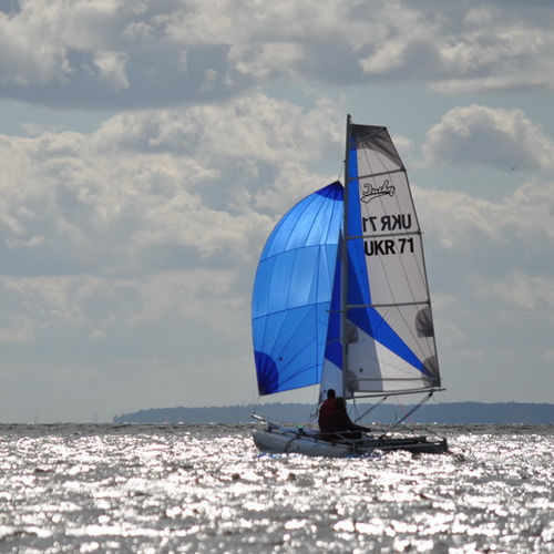 Catamarano sportivo gonfiabile - Ducky-17 - Inflatable Solution - Eduard Maydanik - singolo / per due persone / spinnaker asimmetrico