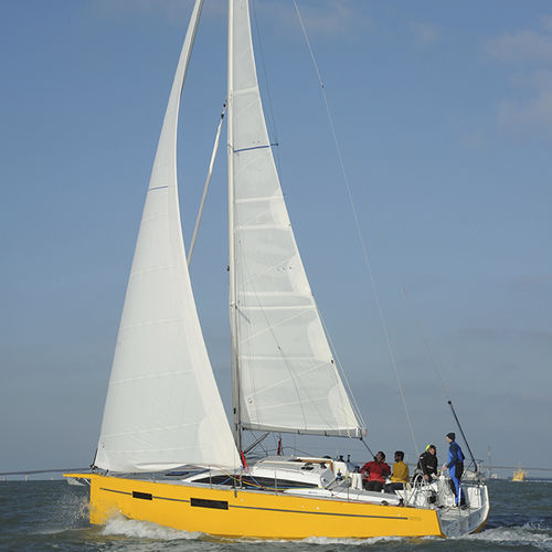 Barca a vela da crociera d'altura - RM1070 - RM Yachts - con 2 cabine / bichiglia / con bompresso