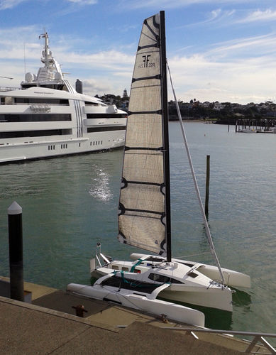 Trimarano - F-22R - Farrier Marine (NZ) - da regata / a bracci richiudibili
