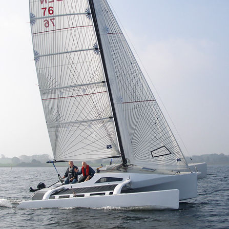 Trimarano - F-22  - Farrier Marine (NZ) - da regata e crociera / con 1 cabina / in carbonio