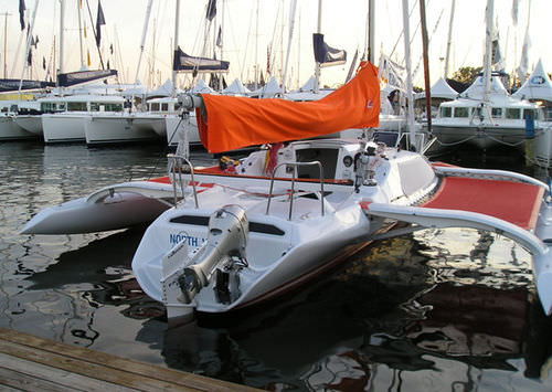 Trimarano - F-32RX - Farrier Marine (NZ) - da regata e crociera / con 1 cabina / con albero in carbonio