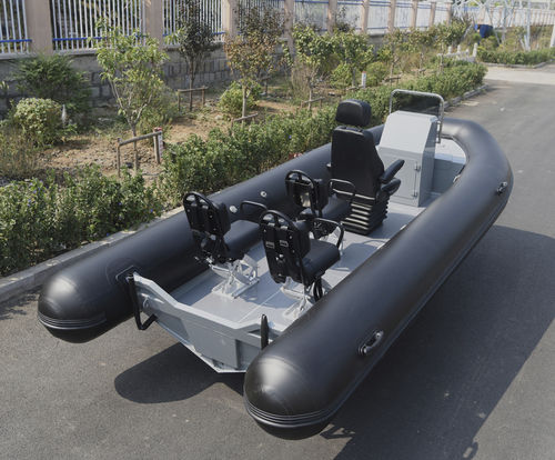 Gommone fuoribordo - HYP520-W - Qingdao Lian Ya Boat Co.,Ltd. - a benzina / RIB / con console centrale