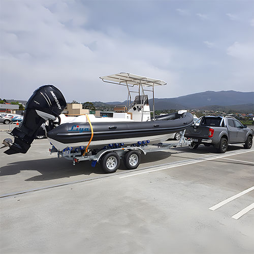 Gommone fuoribordo - RIB620 - Qingdao Lian Ya Boat Co.,Ltd. - a benzina / con scafo rigido / con console centrale