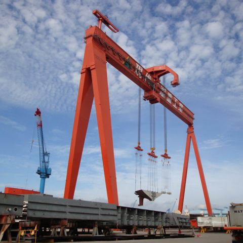 Gru di impilaggio per container gommata - Konecranes - su rotaie
