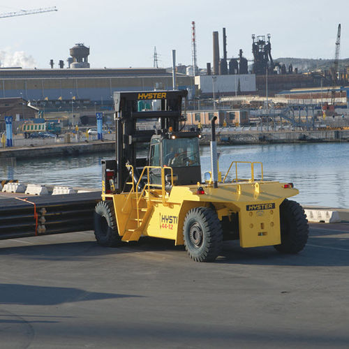 Carrello elevatore per porto - H36-48XD - Hyster - per stazioni marittime / Ro-Ro